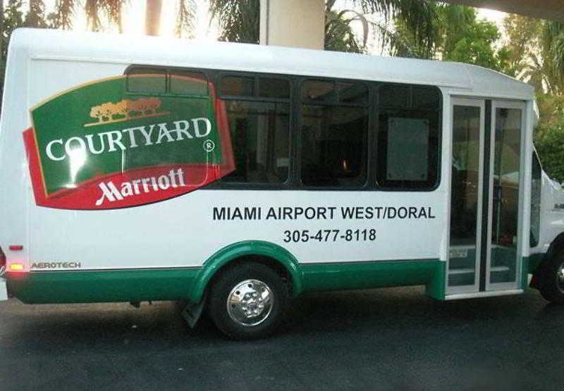 Courtyard Miami Airport West/Doral Hotel Buitenkant foto